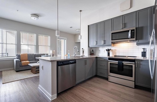 Hitch Village - Fred Wessels Homes Apartment | Landing | Stylish 2BD, Gym, Clubhouse