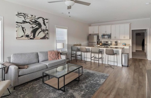Huntsville Apartment | Landing | Stylish 2BD, Courtyard, Clubhouse