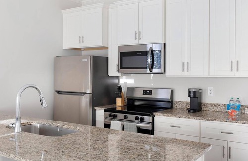 Huntsville Apartment | Landing | Stylish 2BD, Courtyard, Clubhouse