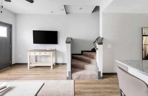 Northwest Pensacola Apartment | Landing | Stylish 3BD, Gym, Pool