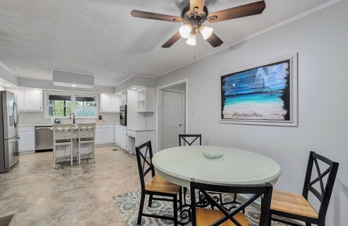 Dauphin Island House | Large 3 Story Home in the pines of the East End