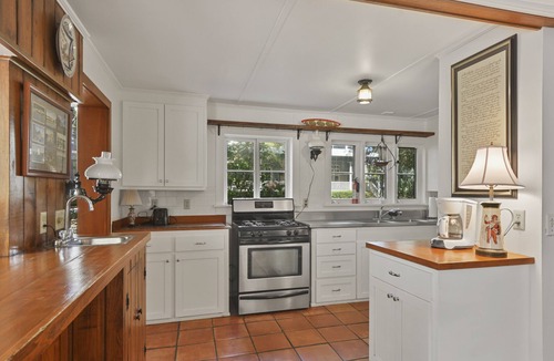 King City House | Large Family Friendly Beach House in Village with the perfect private pool!