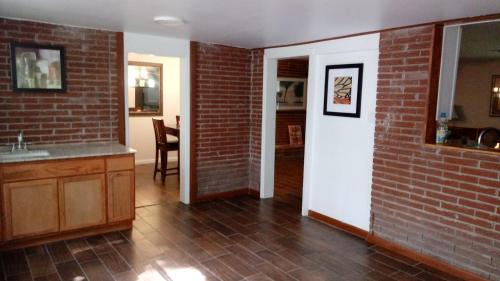Dock Junction House | Large Home Water View Canal Rd