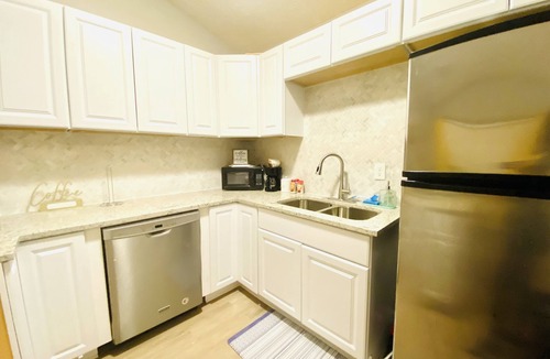 Church Street House | Large Lux Duplex 5Beds/4Baths 10 Mins from Airport