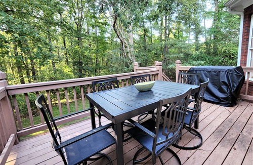 Athens House | Large Luxury Home- 4 KING Bdr+ 2 Bdr Awesome Entertaining Rm for 12- UGA 4 miles