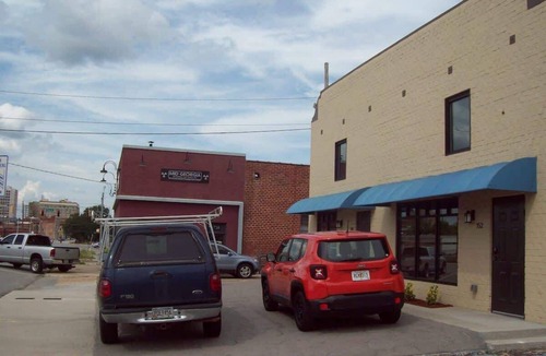 Macon Apartment | Large, Unique, Ground Floor Loft with Parking #2