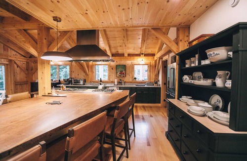 Mount Vernon House | LAST MINUTE CANCELLATION! Beautiful post & beam, 6 bedroom lakefront home.