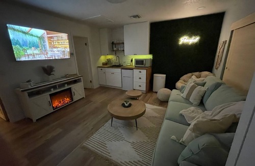 Lake Mary Cottage | Last-Minute July 4th Getaway! Charming Cottage Early Check-In
