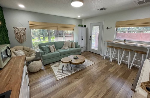 Lake Mary Cottage | Last-Minute July 4th Getaway! Charming Cottage Early Check-In