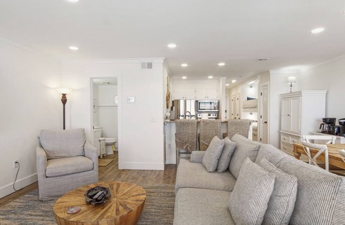Fort Bay Condo | Latitude 16 - Spectacular oceanfront views!1BD/2BA. Sleeps 6