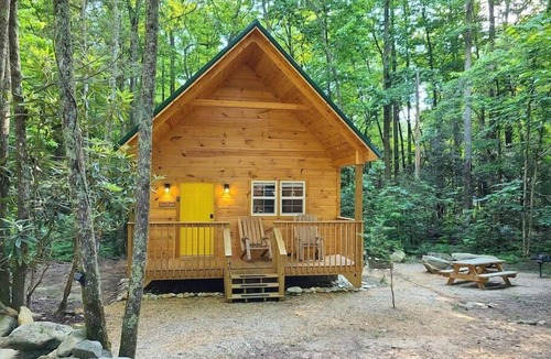 Cosby Cabin | Laurel Haven: Modern Cabin Retreat near Gatlinburg