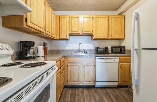 Richmond Apartment | Legacy at Imperial Village 606 I 1 Bed 1 Bath