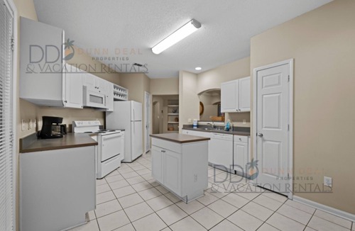 Gulfport Villa | Legacy Villa 705 | Just a Short Walk to the Beach!