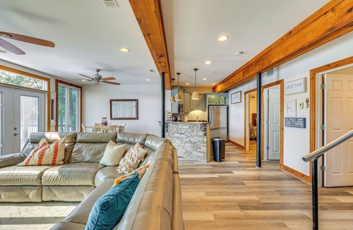 Logan House | Lewis Smith Lake Retreat w/Dock & Deck!