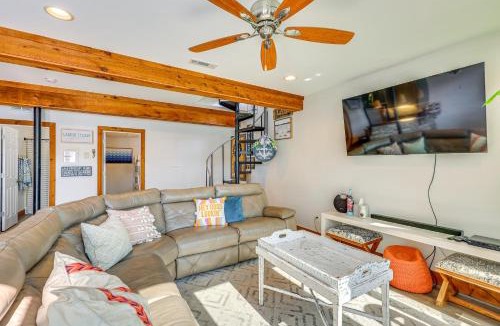 Logan House | Lewis Smith Lake Retreat w/Dock & Deck!