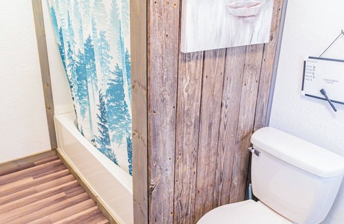 Dandridge Cabin | Life on the Docks Cozy 1 Bedroom cabin on Douglas Lake!