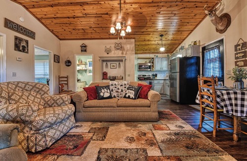 Cosby Cabin | Lightning Bug Lodge - Cozy Mountain Cabin, Peaceful/Quiet Area, Hot tub!