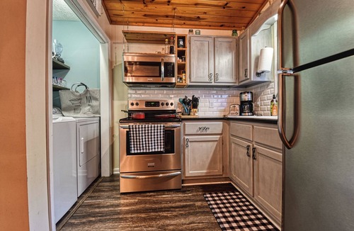 Cosby Cabin | Lightning Bug Lodge - Cozy Mountain Cabin, Peaceful/Quiet Area, Hot tub!