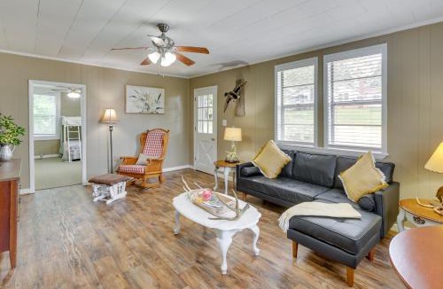 Lineville House | Lineville Homestead Retreat! Farmhouse & Cottage