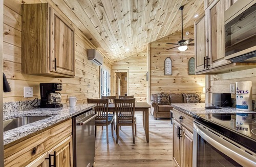Cosby Cottage | Little Haven Cottage-Pickleball Court, WIFI, Mountain Views, Starting at $79