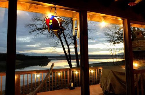 Dandridge Ski Chalet | Live Luv Lake, Hot Tub, Private Boat Dock, WIFI,560 FREE tickets each paid day