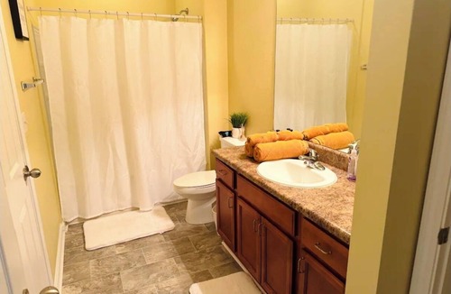 Madison Apartment | Located in the heart of Madison City, minutes away from all major attractions,