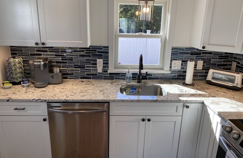 Tisbury Cottage | LOCATION & QUALITY! Right in town, freshly renovated, near everything u need!