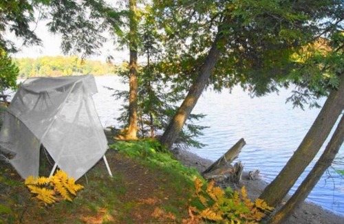 L'Amable Apartment | Log Cabin Escape on the Lake