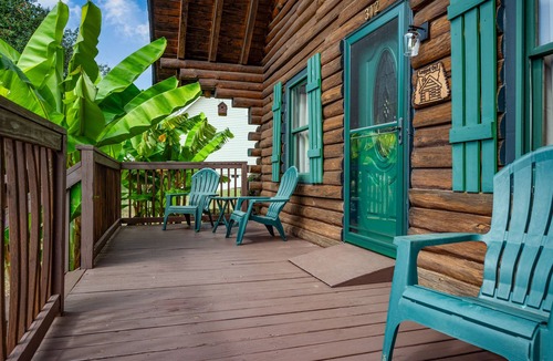 Mayhew Cabin | “Logged Out”- Log Cabin Rental