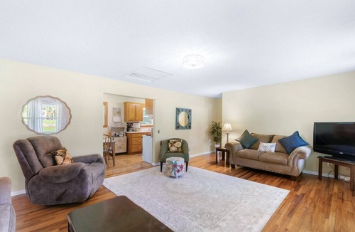 Rising Fawn House | Lookout Mtn. Escape w/Fire Pit & 1 Acre Level Lawn- Mins to Cloudland Canyon