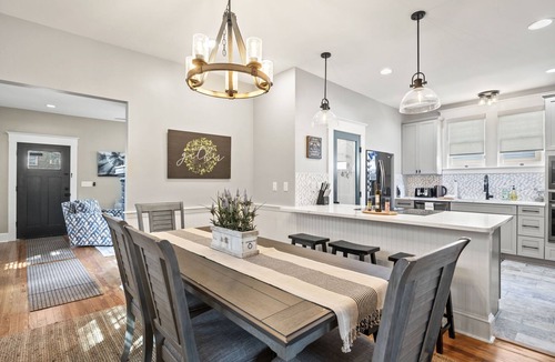 Five Points House | Lorraine's Home Away From Home - Walking distance to Five Points