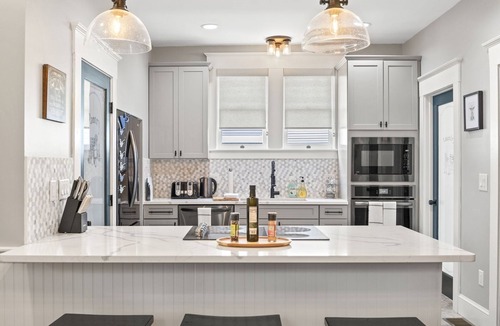 Five Points House | Lorraine's Home Away From Home - Walking distance to Five Points