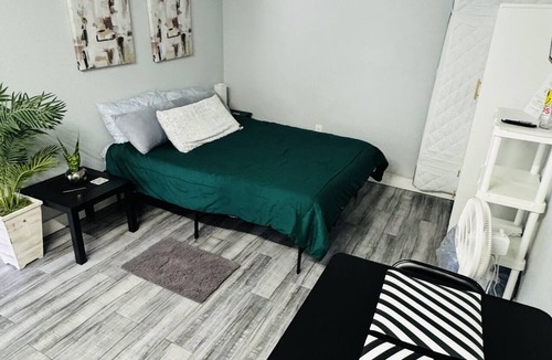 Winchester Apartment | Lovely 1-bedroom studio near near convention center and famous strip