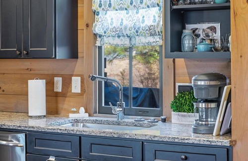 Logan House | Lovely, convienant 4-bedroom townhome with WiFi on Smith Lake