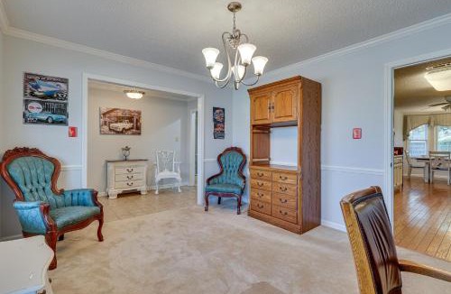 Decatur House | Lovely Decatur Home w/Yard ~ 6 Mi to Town!