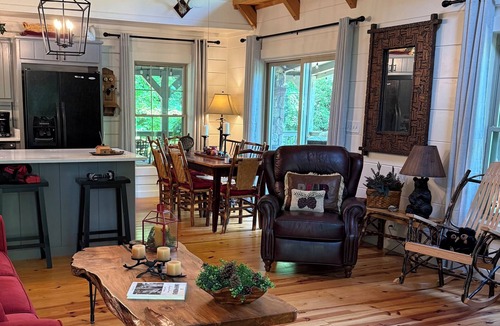 Lake Toxaway Cabin | Lovely, Fully-Equipped Mountain Cabin in Lake Toxaway NC near Brevard & Cashiers