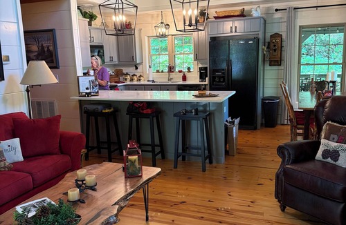 Lake Toxaway Cabin | Lovely, Fully-Equipped Mountain Cabin in Lake Toxaway NC near Brevard & Cashiers