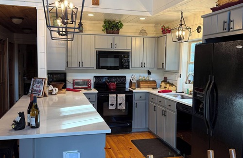 Lake Toxaway Cabin | Lovely, Fully-Equipped Mountain Cabin in Lake Toxaway NC near Brevard & Cashiers