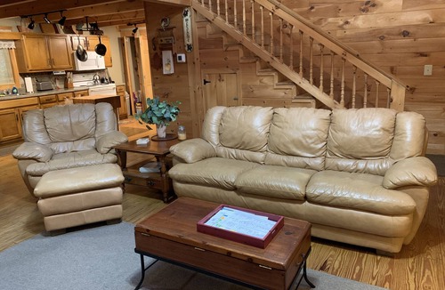 Warm Springs Cabin | Lovely Log Home is surrounded by Roosevelt State Park & near Callaway Gardens!