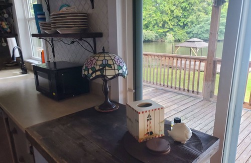 Macon House | Lovely, peaceful LAKE-front house with beautiful view and sunsets!