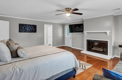 Morrow House | Lovely Ranch Close to it all!