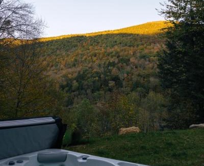 Killington House | Lux Chalet 4 Bd Fireplace HotTub AC Pet Friendly