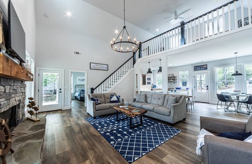 Eatonton House | Luxe, lakefront home with private hot tub, dock, kayaks & firepit - dog-friendly