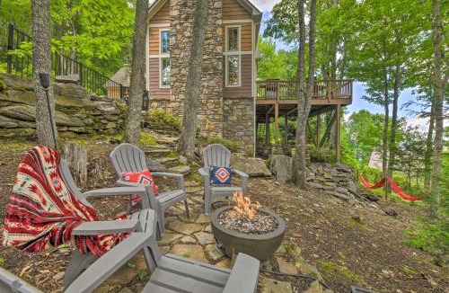 Waynesville House | Luxe Lodge Near Smoky Mountains: Views & Hot Tub!