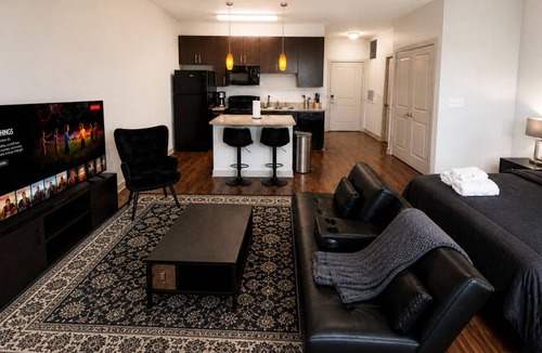 Five Points South Apartment | Luxe Nest | King Studio Downtown 2B