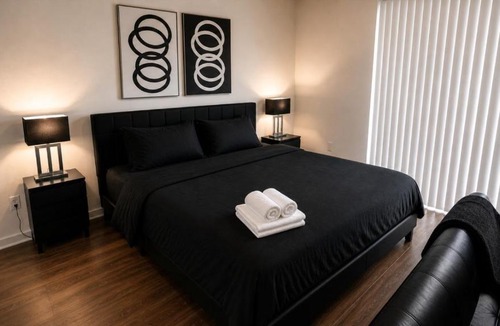 Five Points South Apartment | Luxe Nest King Studio Downtown 2B3
