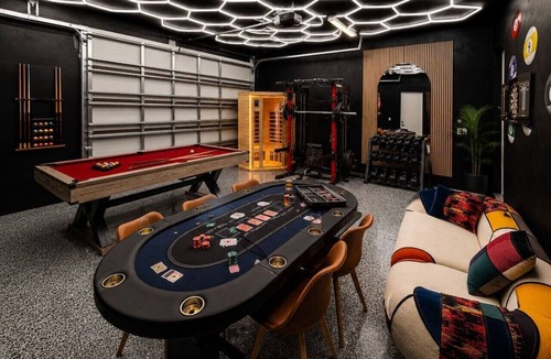 Tampa House | Luxe Villa Pool&Spa Sauna Games Sleeps 20+