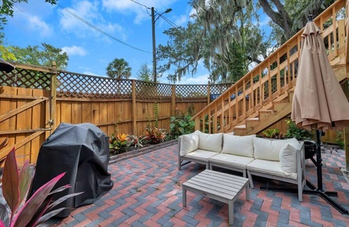 Springfield Apartment | Luxurious 3 BR Apt in the Heart of Springfield