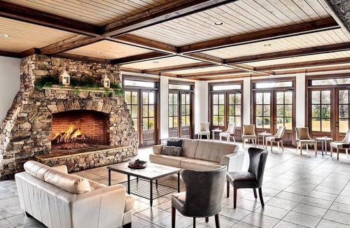 Douglasville Resort | Luxurious Lakefront Suite w/Screened Porch & Complimentary WiFi