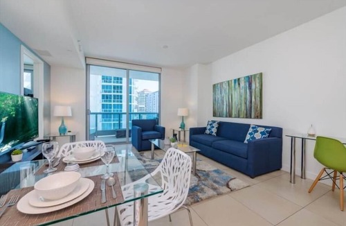 North Beach Apartment | Luxury 1BR w Amazing Ocean Views | Beach Access| Outdoor Pool